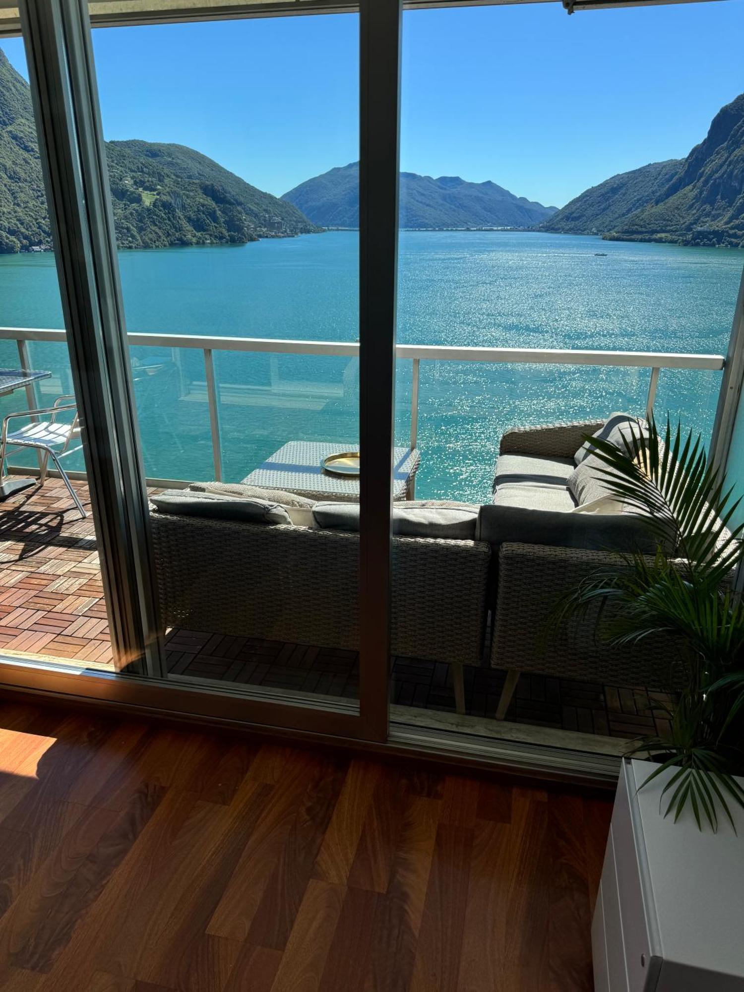Attico Con Vista Panoramica Sul - Due Apartment